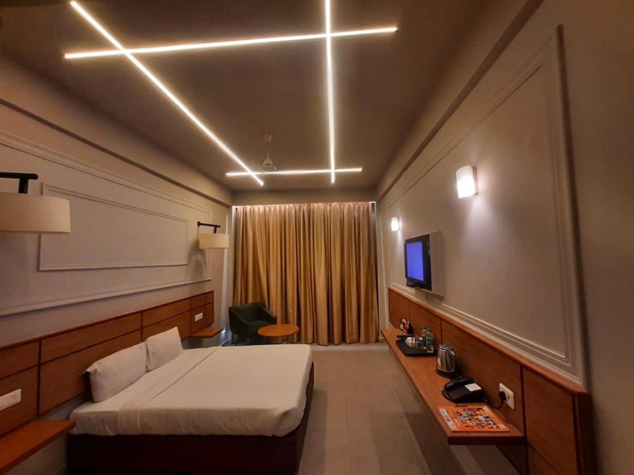 Max Hotels Prayagraj Exterior foto